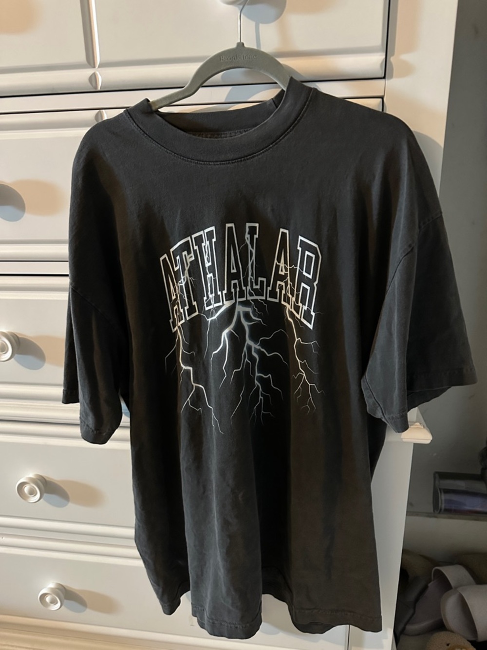 Crescent city (book series) merch